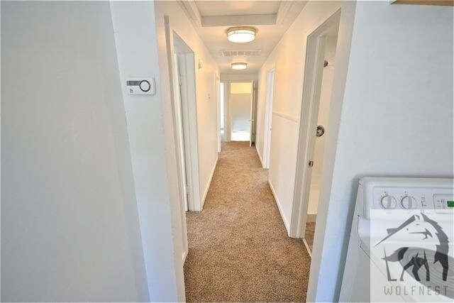 Building Photo - Fantastic 4 Bedroom Riverton Duplex