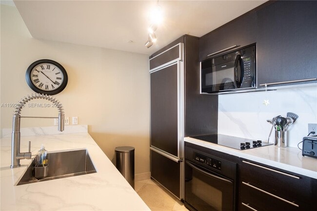 Building Photo - 1850 S Ocean Dr