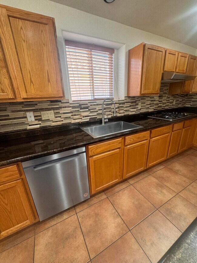 Building Photo - 6012 Sipapu Ave NW