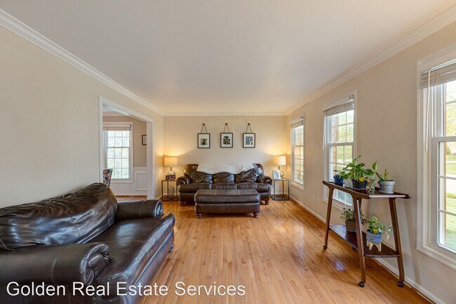 Building Photo - 5 br, 3.5 bath House - 5624 Kemp Ln