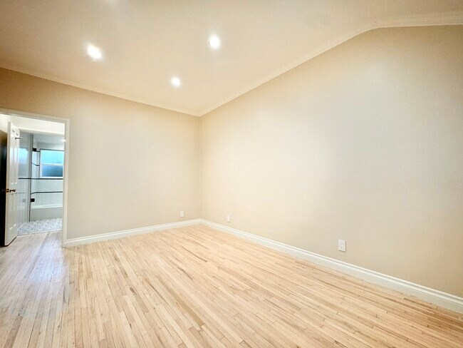 Building Photo - 9683 W Olympic Blvd