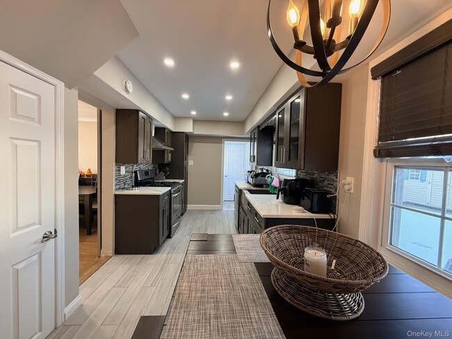 Building Photo - 201 Sydney Ave