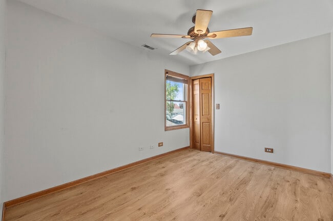 Building Photo - 2425 Hessing St