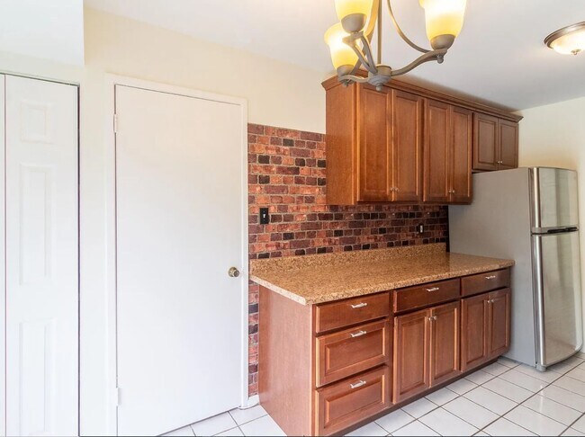 Building Photo - 12730 Veirs Mill Rd