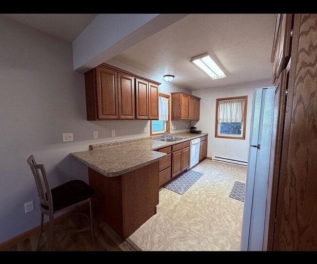 Building Photo - 605 Peltier St