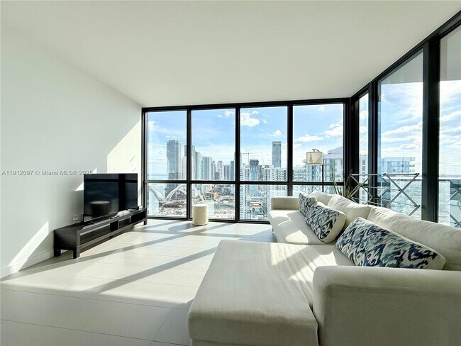 Building Photo - 1600 NE 1st Ave