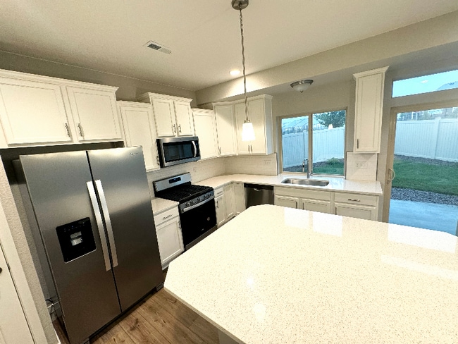 Building Photo - 6008 Callan Dr