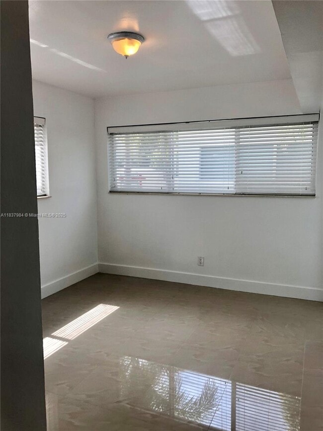 Building Photo - 8227 Crespi Blvd