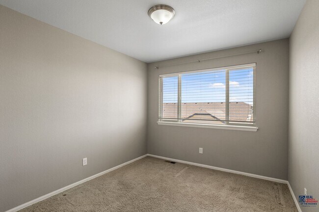 Building Photo - Spacious 3-Bedroom Home in South Fort Coll...