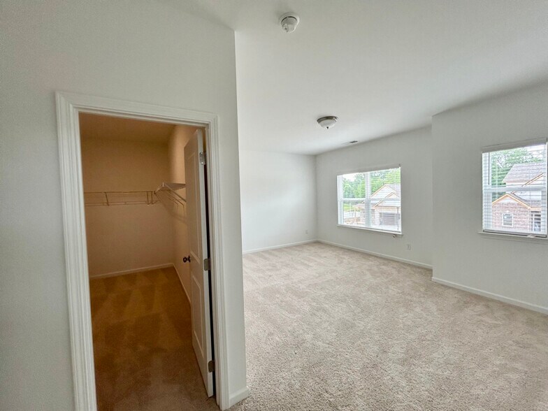 Building Photo - 206 Summerlin Dr