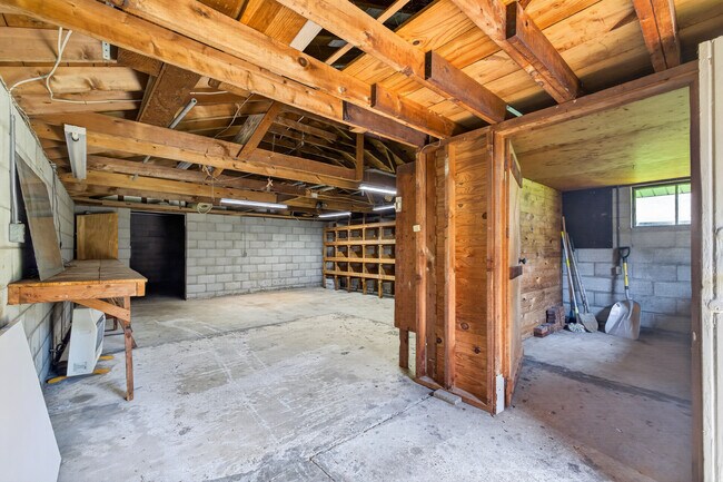 Building Photo - 125 Todd St