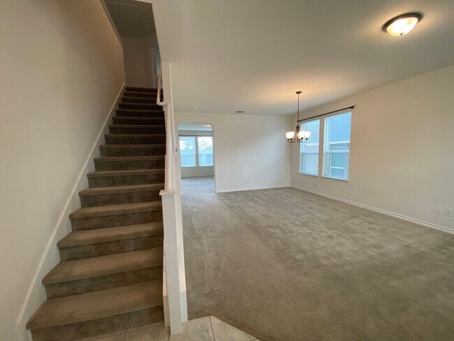 Building Photo - EDGEBROOK
