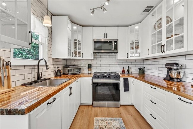 Building Photo - 206 Quail Cir