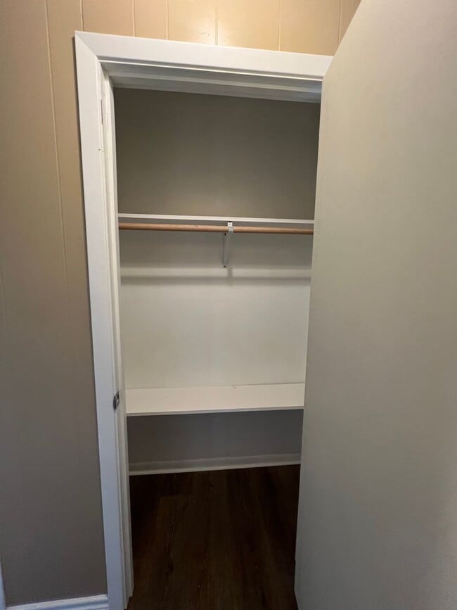 Building Photo - Home for lease