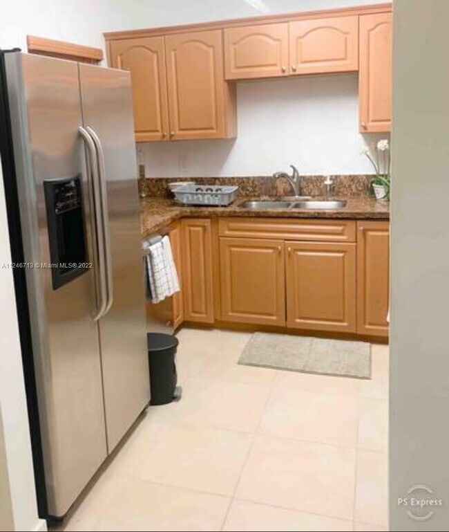 Building Photo - 2724 SW 34th Ct