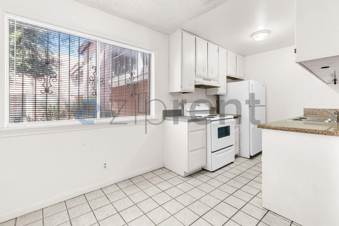 Building Photo - Unit 33