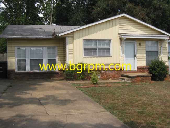 Primary Photo - 3 Bd, 1 1/2 BA, home in Jacksonville