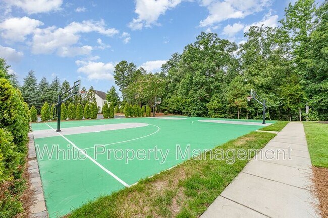 Building Photo - 209 Forsythia Ln
