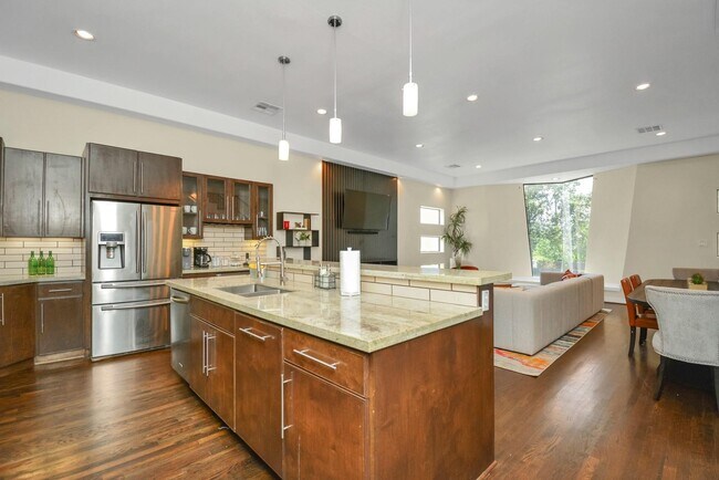 Building Photo - 4608 Nett St