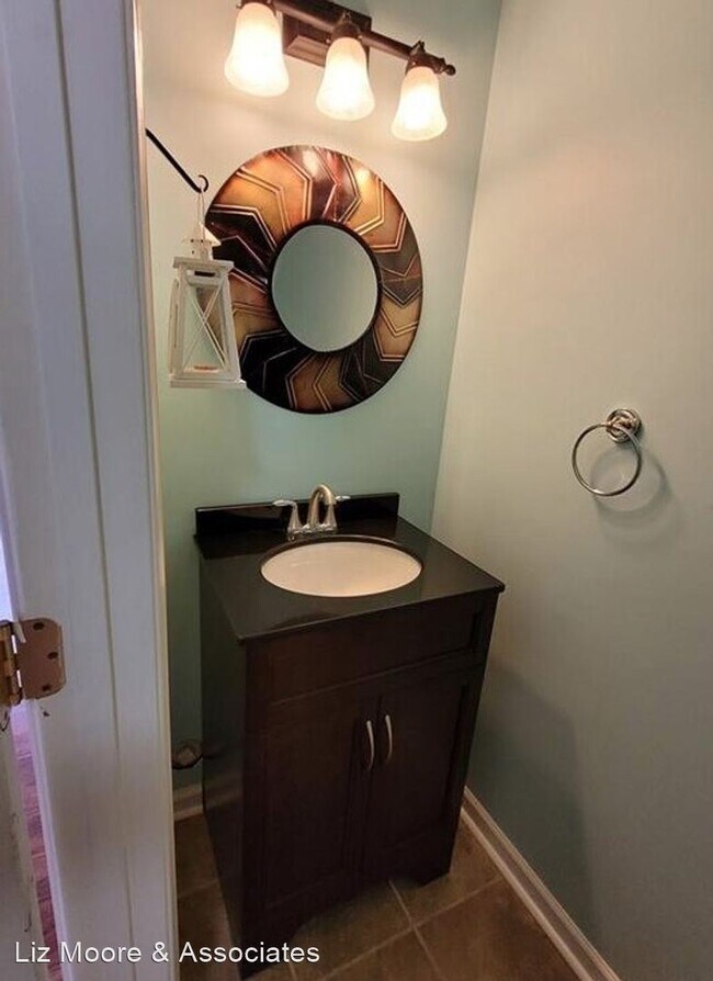 Building Photo - 3 br, 2.5 bath House - 1512 Creek Court