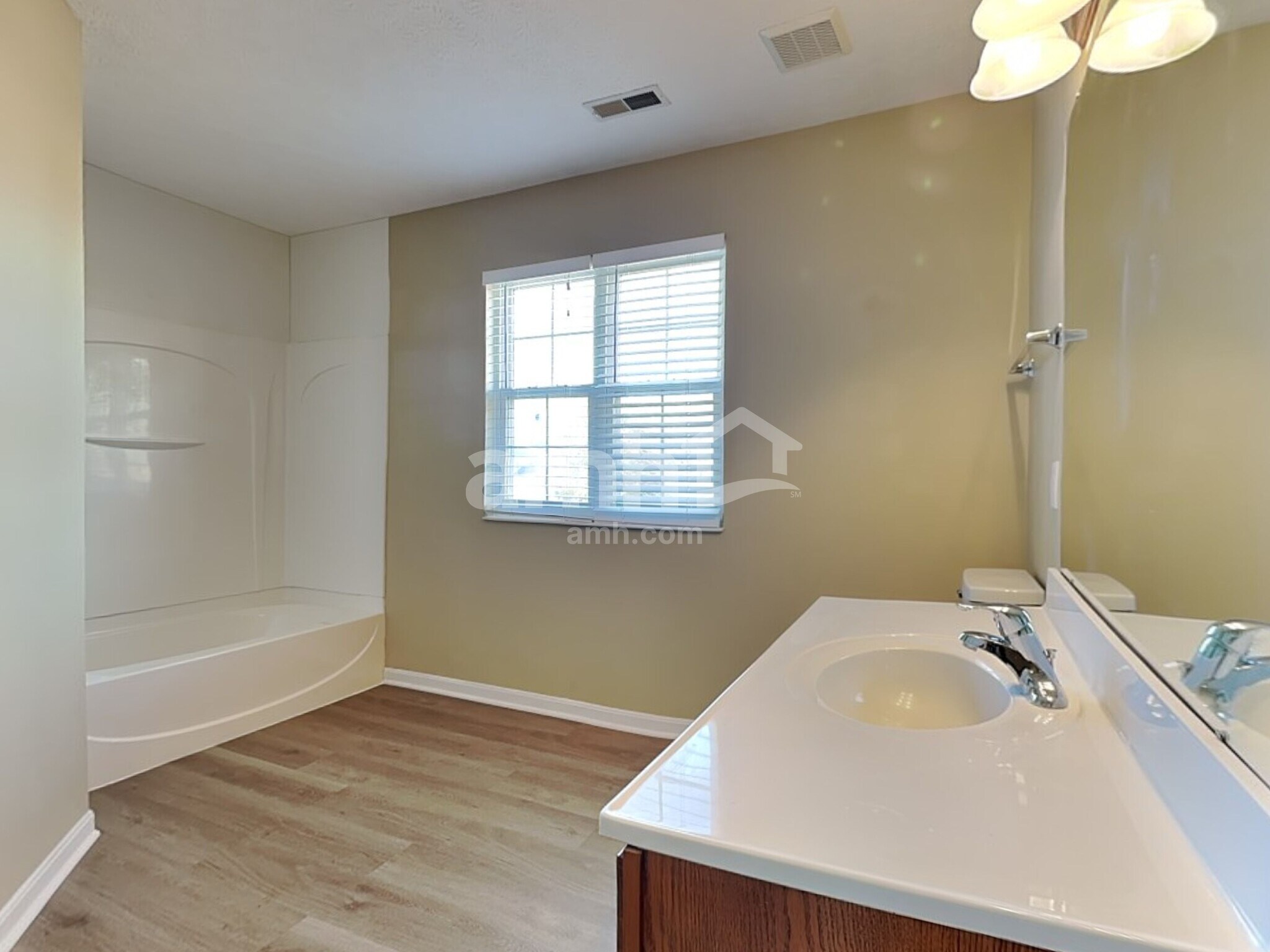 Building Photo - 1255 Arkansas Dr