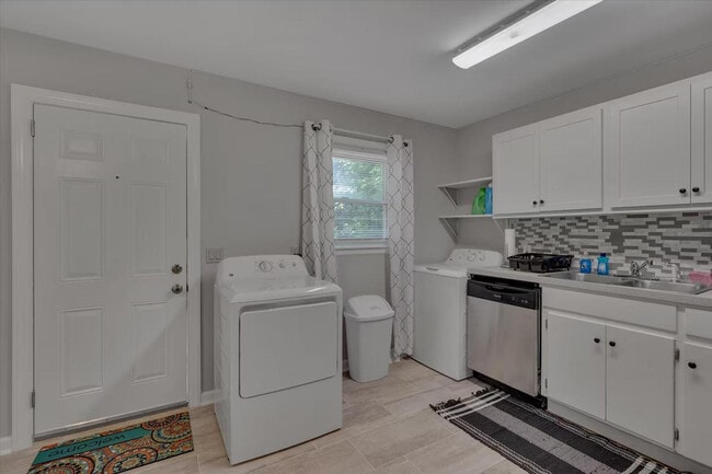 Building Photo - 804 Urban Ave