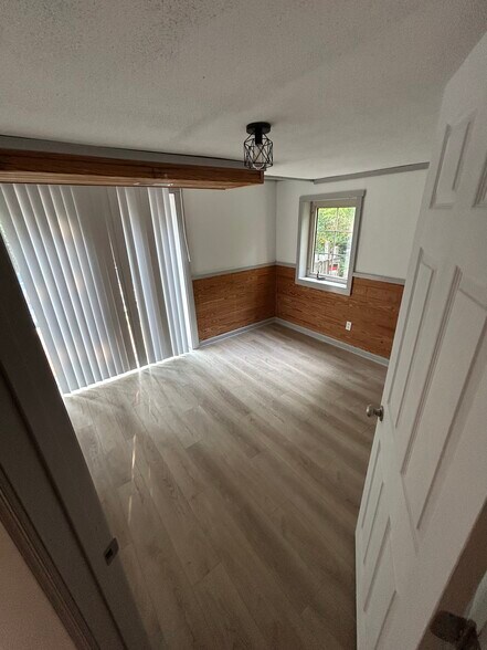 Building Photo - 1215 Heath Ave