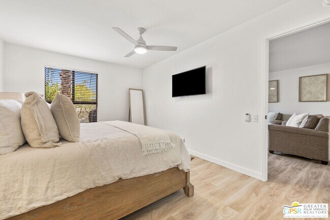 Building Photo - 2230 S Palm Canyon Dr