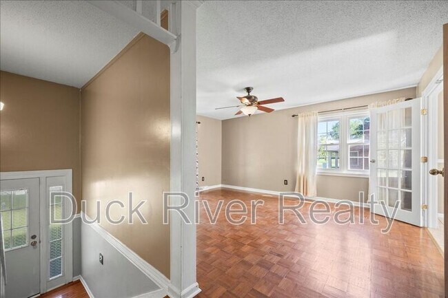 Building Photo - 209 Hampton Rd