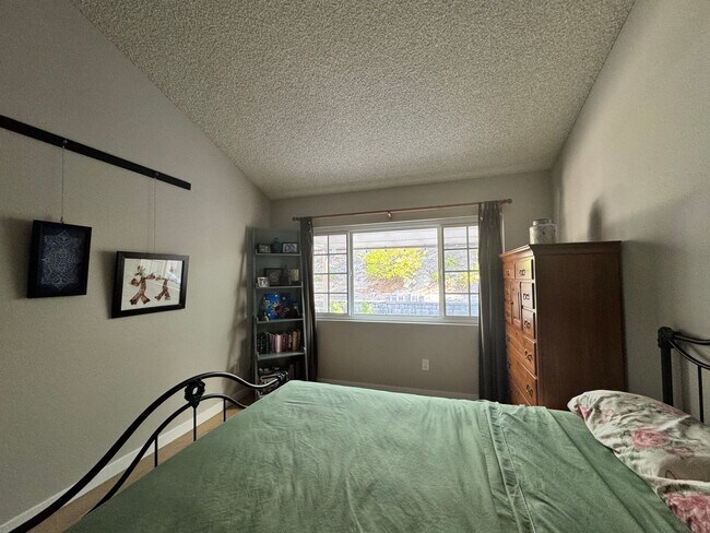 Building Photo - Beautiful 3-Bedroom + Loft Home in Desirab...