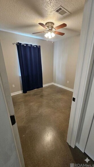 Building Photo - 8708 Montclair St