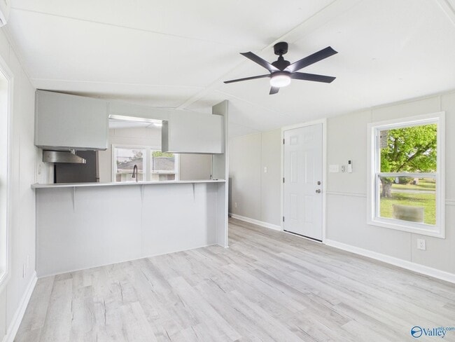 Building Photo - 877 Rolan Gooch Rd