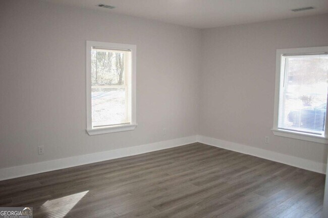 Building Photo - 970 Bates Rd