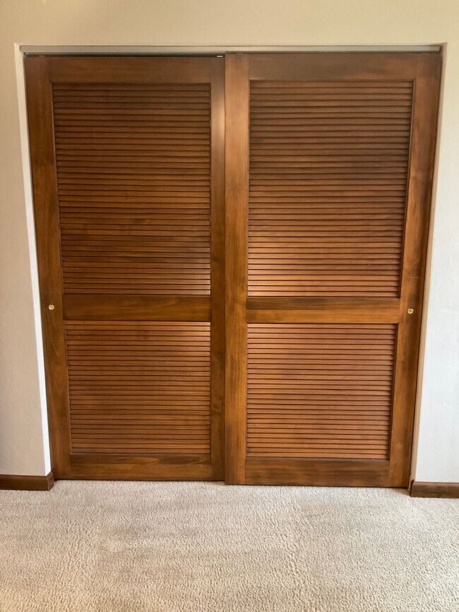 Building Photo - 33 Estates View Dr