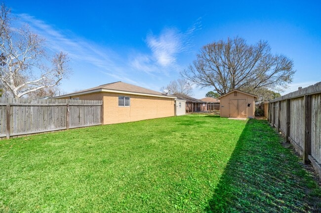 Building Photo - Lovely 4 Bedroom 2 Bath 2 Car Garage home with Large, Privacy Fenced Backyard!! Fresh Paint, Cera...