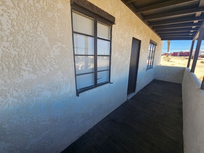 Building Photo - 73752 Crestview Dr