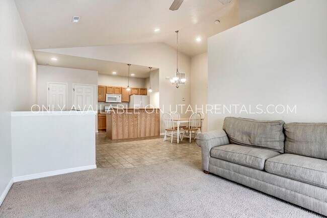 Building Photo - 1132 Canyon Meadow Dr