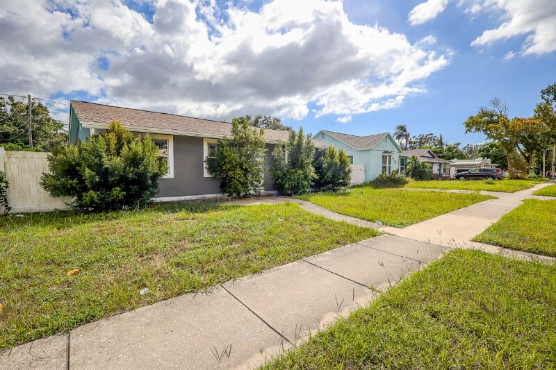 Primary Photo - 4220 38th Ave N