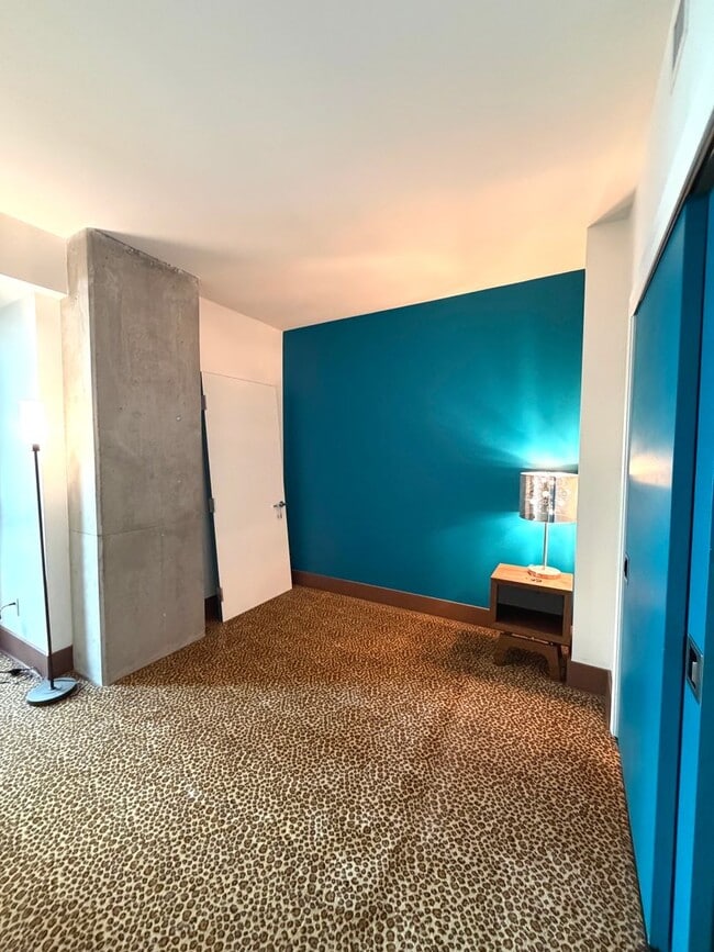 Building Photo - NEW CONSTRUCTION Funky 600sf 1BR/1BA Mid-Market AVAILABLE NOW