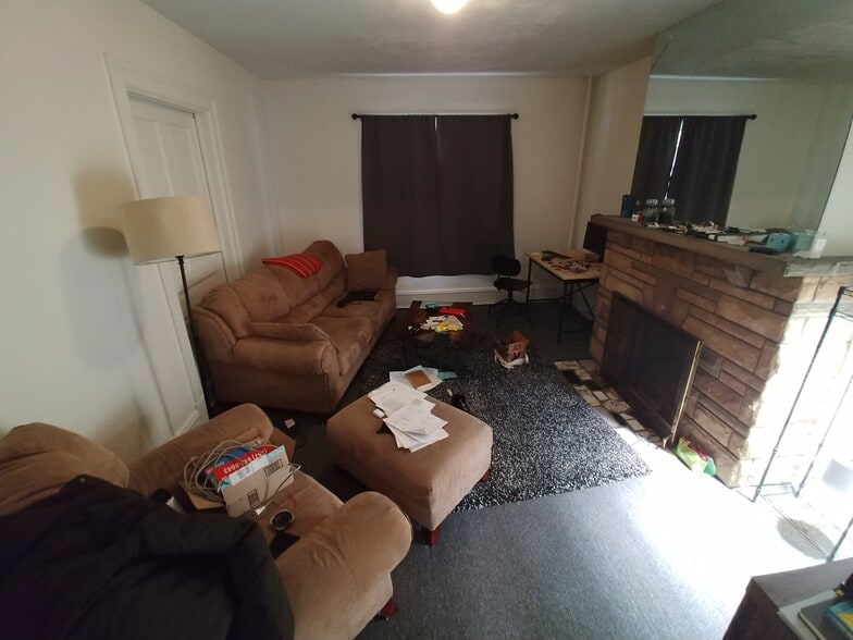 Living Room - 193 Morewood Ave