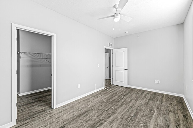 Building Photo - 240 N 10th St