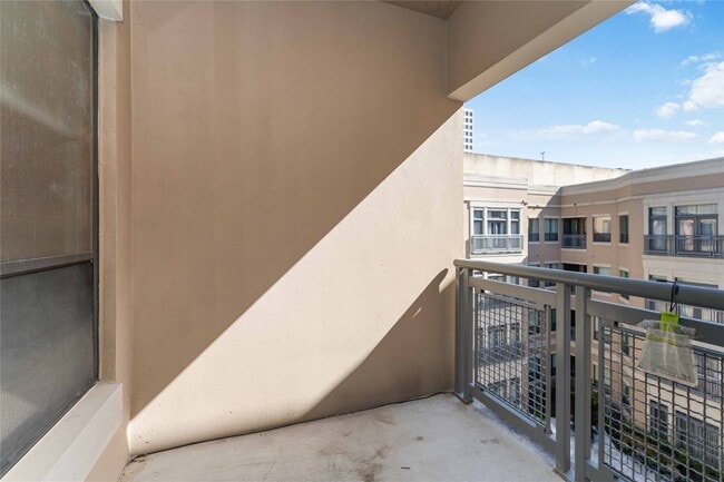 Building Photo - 1901 Post Oak Blvd