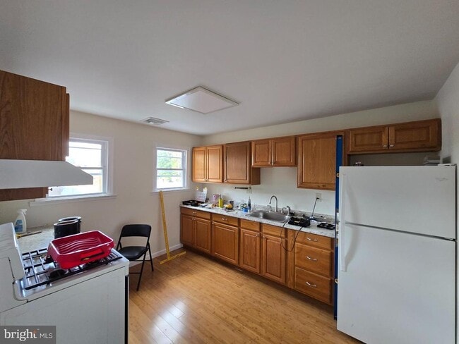 Building Photo - 130 S Broadway