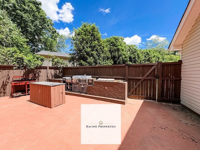 Building Photo - Charming Home in the Heart of Greenville