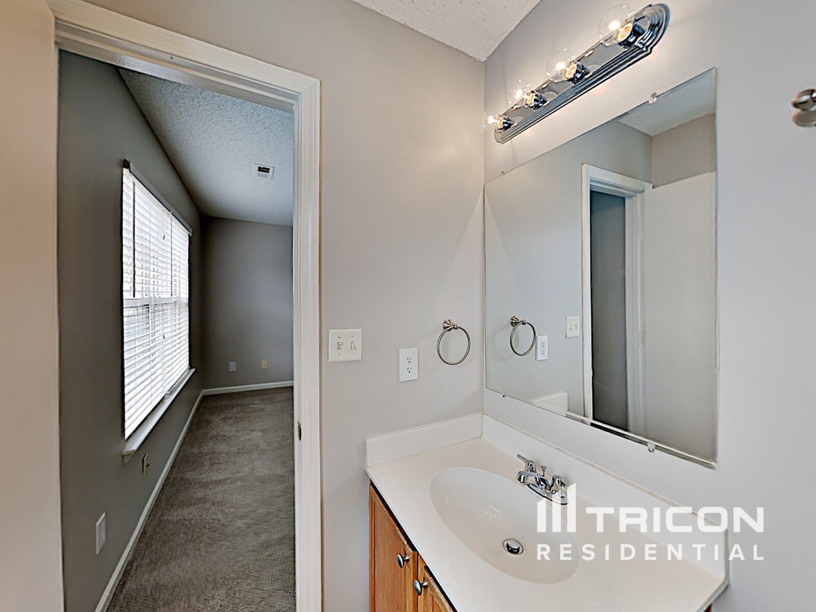 Building Photo - 11810 Stewarts Crossing Dr