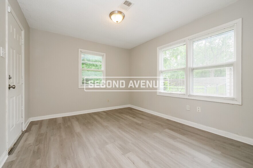 Building Photo - 11305 Marsh Ave