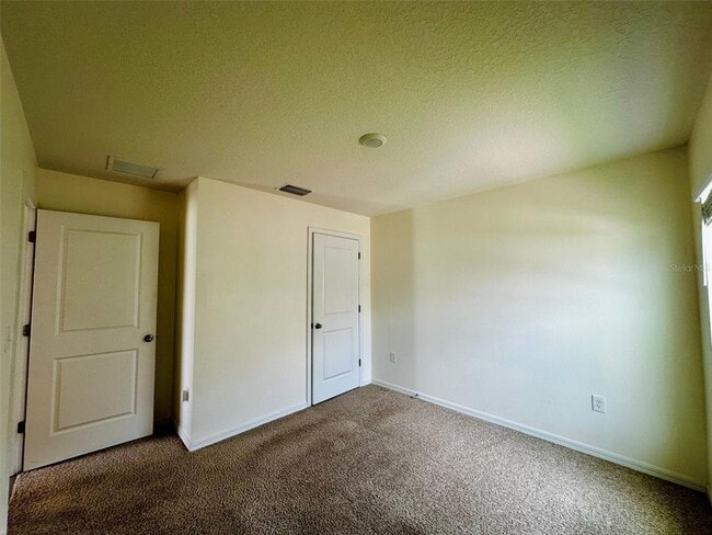 Building Photo - 668 SE 65th Ave