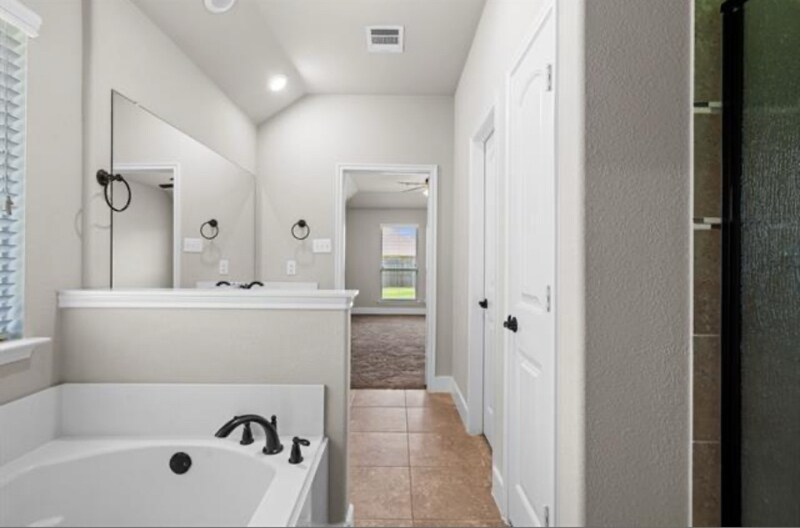 Building Photo - 3027 Maverick Dr