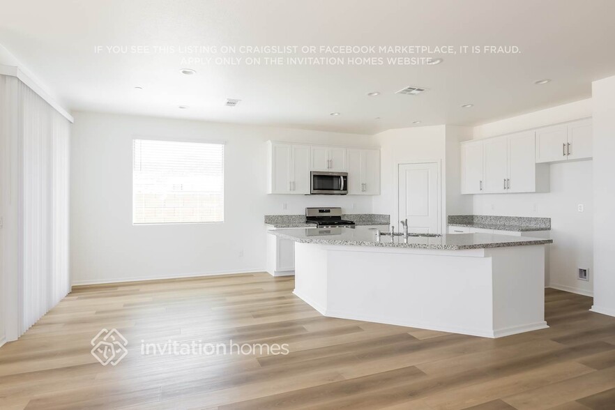 Building Photo - 27162 Sands Dr