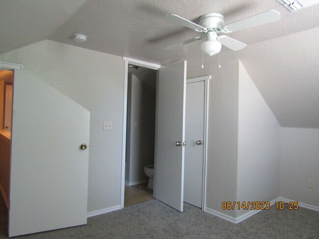 Building Photo - ALL ELECTRIC HOME!! PETS NEGOTIABLE WITH OWNER APPROVAL!!